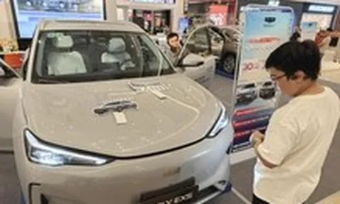 Grab tăng ô tô điện chở khách, tính mở trạm sạc dùng chung