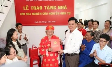 TPHCM tặng căn hộ cho nhà nghiên cứu Nguyễn Đình Tư