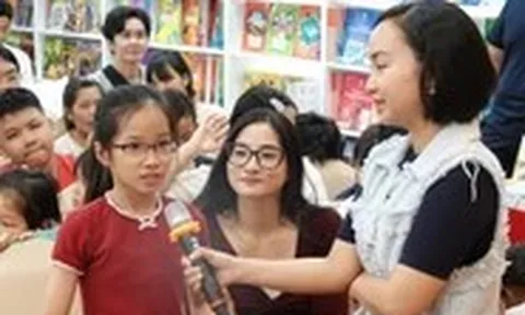 Cha mẹ bận rộn, dành thời gian cho con như thế nào trong mùa hè