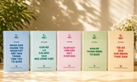 Giới thiệu tủ sách Vinh quang Hồ Chí Minh