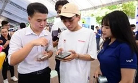 Tại Lễ hội Tài chính số, lần đầu khách hàng được tự quyết hạng thẻ tín dụng