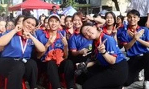 Hơn 6.000 sinh viên tình nguyện 'Tiếp sức mùa thi' tại 246 điểm thi tốt nghiệp THPT ở TP.HCM