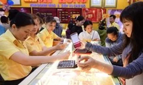 Đọc nhanh 8-6: Chỉ số USD vượt 100, dầu lại tăng, vàng bạc ra sao sau đợt giảm sâu?