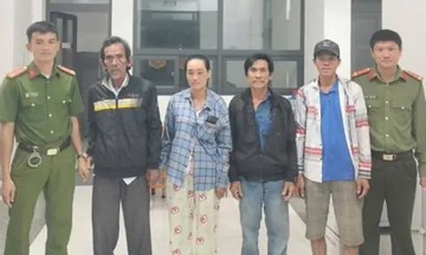 Cha đi lạc 6 ngày, con xúc động tới đón ở nơi cách nhà 150km