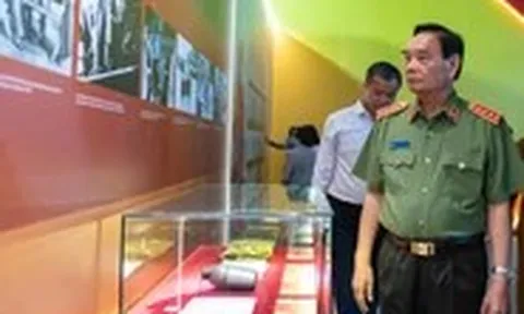 Hàng trăm hình ảnh, hiện vật quý tại triển lãm 80 năm An ninh nhân dân