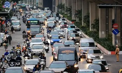 Hà Nội đề xuất hỗ trợ đến 20 triệu đồng cho hộ nghèo đổi xe máy xăng sang xe điện