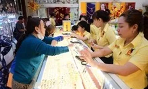 Đọc nhanh 12-6: Chứng khoán Mỹ vọt lên, giá vàng thế giới đảo chiều sau chuỗi giảm