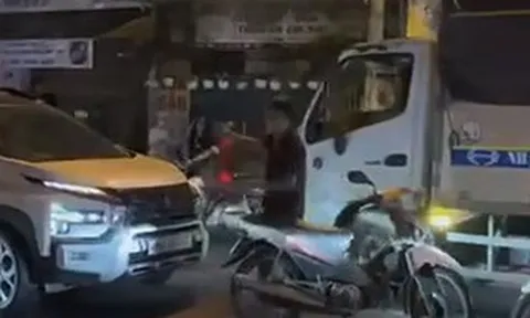 Người đàn ông gây hỗn loạn 1 tuyến đường ở TPHCM do "buồn chuyện gia đình"