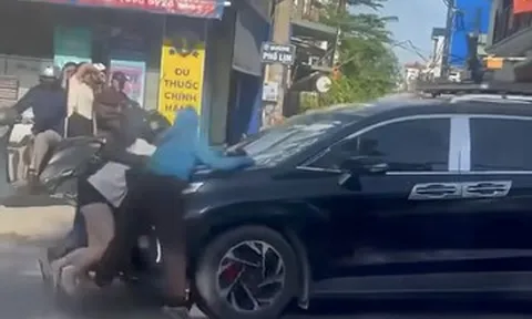 Công an xác minh clip ba người phụ nữ bám trên nắp capo ô tô đang chạy ở Hà Nội