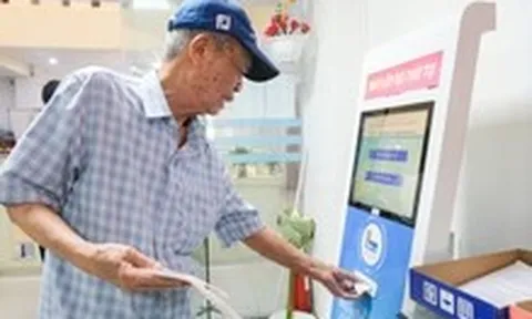 Tin tức sáng 15-6: Người từ 60 tuổi ở Hà Nội được hỗ trợ 100% mức đóng bảo hiểm y tế từ ngày 1-7