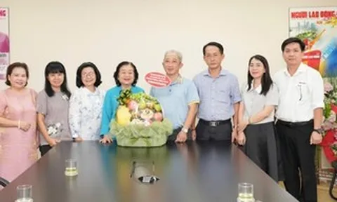 Nguyên Phó Chủ tịch nước Trương Mỹ Hoa thăm Báo Người Lao Động nhân Ngày 21-6