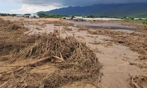 Vỡ hồ trên núi Tân Lai: Người dân mòn mỏi chờ đền bù