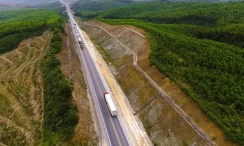 Cấp bách mở rộng các tuyến cao tốc phân kỳ