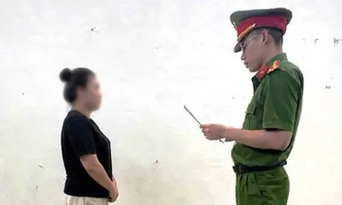 Người phụ nữ ở Ninh Bình bị khởi tố vì tàng trữ mảnh sừng tê giác trắng