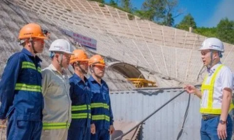 Lựa chọn công việc không nên chỉ dựa trên mức lương hiện tại, mà cần nhìn về cơ hội phát triển