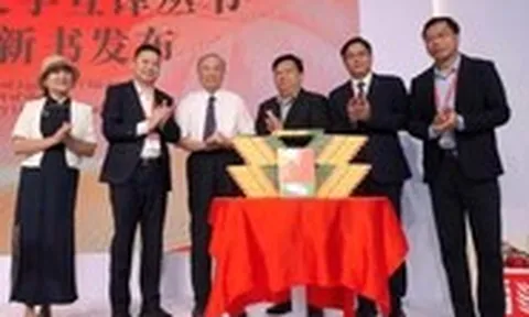 ‘Bản thảo để lại trong sảnh lễ tân’ của Hồ Anh Thái sắp được dịch và xuất bản tiếng Trung