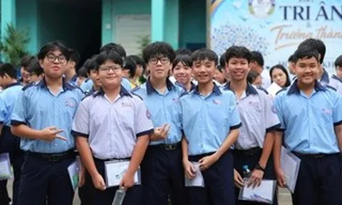 Điểm chuẩn vào lớp 10 chuyên biến động mạnh