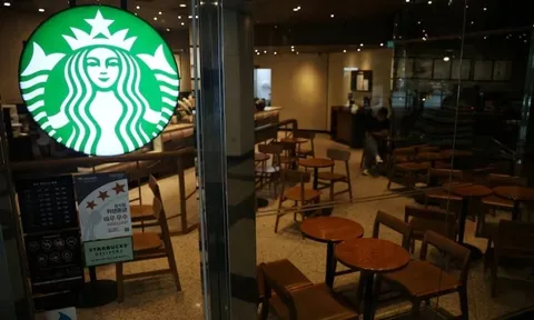 Starbucks Hàn Quốc tạm đóng tất cả cửa hàng để cứu vãn sai lầm lịch sử