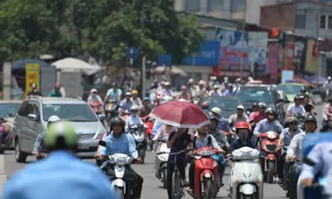 Nắng nóng 'bùng lên' ở miền Bắc và Trung Bộ, 1 tháng tới còn nhiều cực đoan
