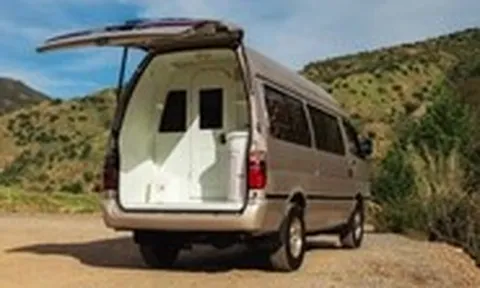 'Cá mập' Toyota thành nhà di động đủ tiện nghi, có cả phòng tắm, sống thay nhà cũng được