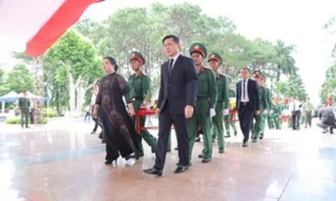 MỆNH LỆNH TỪ TRÁI TIM (*): Đưa các anh về đất mẹ!