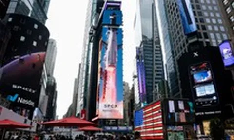 SpaceX lần đầu phát hành trái phiếu sau IPO, báo có hơn 100 tỉ USD tiền mặt