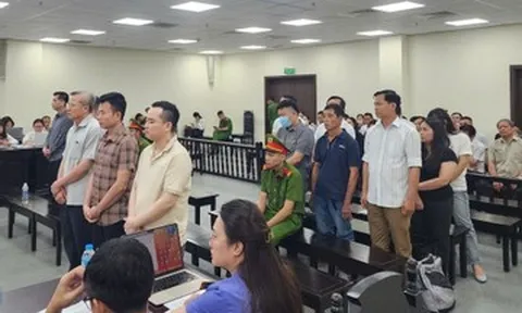 Cựu giám đốc khai chuyện bị cấp trên dọa cách chức, thúc ép đưa tiền 'chi ngoại giao'