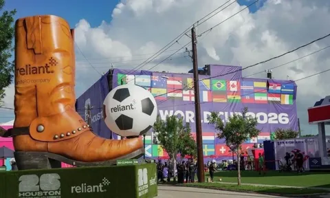 Nhà hàng Việt tại Mỹ thuê thêm người, chờ 'hốt bạc' mùa World Cup