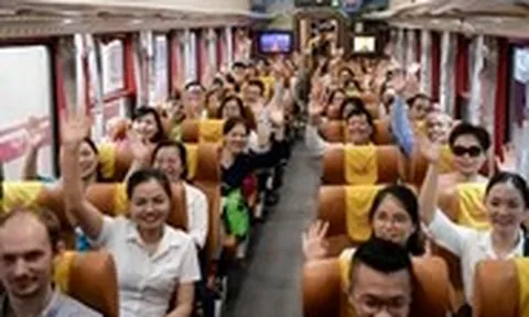 Chuyến tàu đầu tiên đưa y bác sĩ từ Hà Nội về Bệnh viện Bạch Mai 2