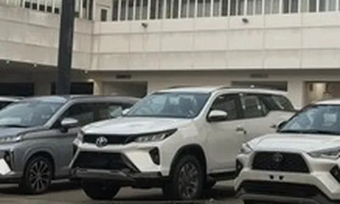 Thị trường TP.HCM ngày 27-6: Xe cũ giảm hàng chục triệu; chôm chôm, sầu riêng vào mùa kéo giá giảm