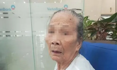 Cụ bà 97 tuổi ở Hà Nội đi 3 lần mới nhận được tiền trợ cấp