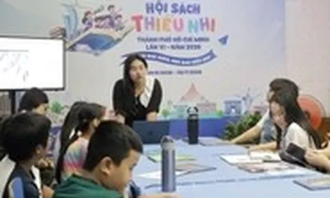 Đọc sách cùng con để nuôi dưỡng sự gắn kết trong gia đình