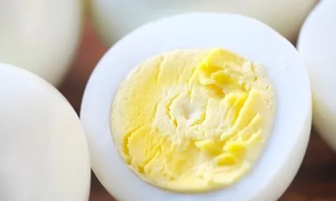 Trứng gà luộc bao lâu thì chín? Cách luộc trứng gà ngon