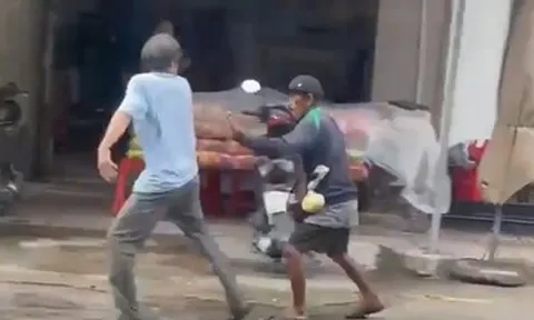 Tranh cãi khi bán vé số, người đàn ông rút dao đâm đối thủ tử vong
