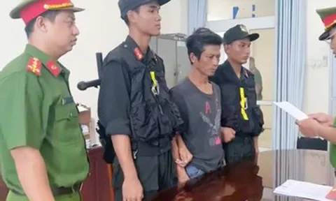 Công an Vĩnh Long thông tin vụ chống người thi hành công vụ, gây rối tại mỏ cát