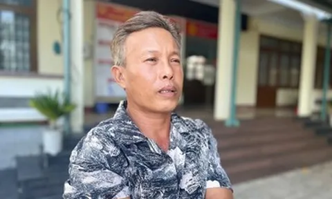 Lửa nuốt chửng 2 tàu cá, người đàn ông chết lặng 'biết lấy gì trả nợ?'