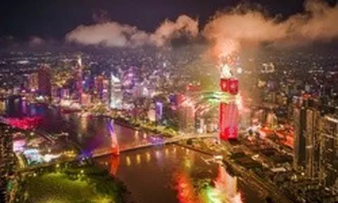 Saigon Marina IFC tự hào tỏa sáng, tôn vinh nửa thế kỷ mang tên Bác
