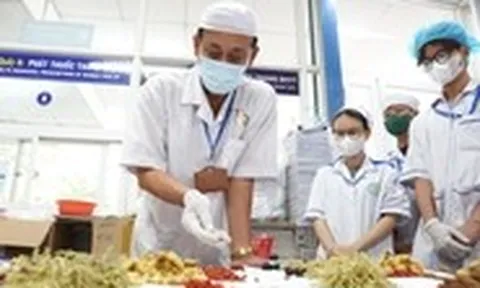 Cận cảnh quy trình sơ chế dược liệu y học cổ truyền ở Viện Y dược học dân tộc TP.HCM