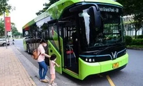 50 năm thành phố nghĩa tình của tôi: Xe buýt và bài học tử tế
