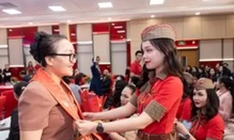 Hãng bay đua 'săn đón' tiếp viên: Lương trên 20 triệu/tháng