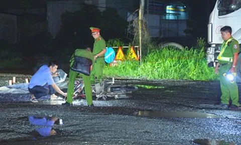 Xe máy va chạm ô tô ở TPHCM, nam thanh niên 19 tuổi tử vong tại chỗ