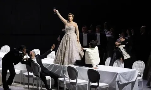 Hơn 100 nghệ sĩ của thánh đường opera Ý sang Việt Nam diễn vở La Traviata