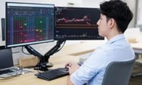 Cổ phiếu nhóm dầu khí bứt phá theo giá dầu, PNJ lại giảm