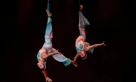 ‘Kỳ quan sân khấu’ Đất nước thiên hùng ca chính thức cập bến Vinpearl Theatre