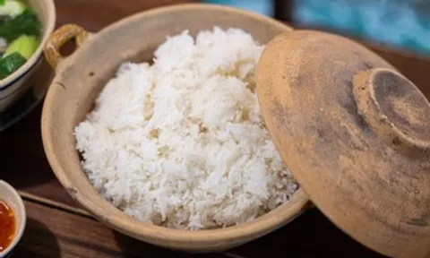 Cách đo lượng nước nấu cơm ngon, chuẩn xác, không khô nhão
