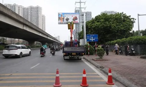 Công an Hà Nội lắp 36 màn hình LED để thông báo ùn tắc, ngập úng
