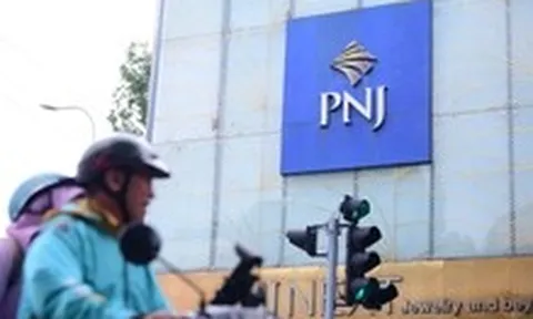 VN-Index kết phiên trong sắc xanh ngoạn mục, PNJ bất ngờ 'tím trần'