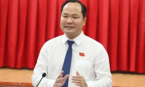 Giám đốc Sở lý giải việc dân làm sổ đỏ trầy trật, 'cò' dịch vụ làm nhanh hơn