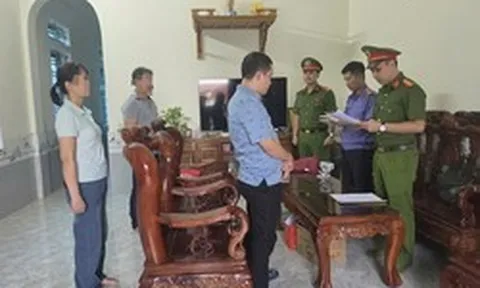 Thi hành lệnh khám xét chỗ ở, nơi làm việc, bắt tạm giam cựu thủ quỹ xã Trần Thị Thu Thảo SN 1970