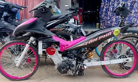 Đột kích kho độ xe của nam thanh niên, phát hiện nhiều mô tô 'kỳ dị'